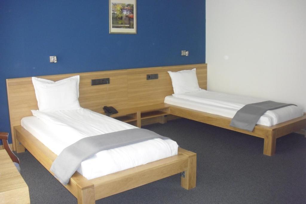 Universal Hotel Dupnitsa Kamer foto
