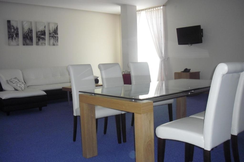 Universal Hotel Dupnitsa Kamer foto